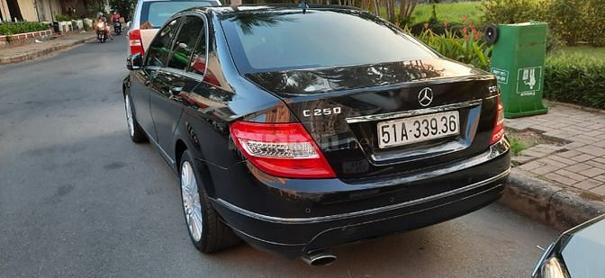 Chính chủ cần bán xe Mercedes C250 màu đen, sản xuất 2010, 1 đời chủ