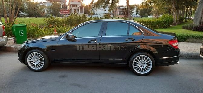 Chính chủ cần bán xe Mercedes C250 màu đen, sản xuất 2010, 1 đời chủ