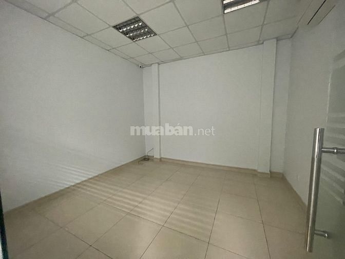 Nhà RỘNG có sân 12x25m 1 lầu, 8P lớn đ. 12m gần chợ 184/2 Tân Hương 