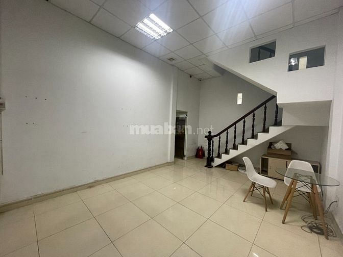Nhà RỘNG có sân 12x25m 1 lầu, 8P lớn đ. 12m gần chợ 184/2 Tân Hương 