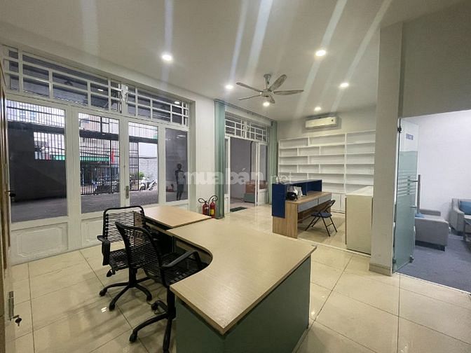 Nhà RỘNG có sân 12x25m 1 lầu, 8P lớn đ. 12m gần chợ 184/2 Tân Hương 