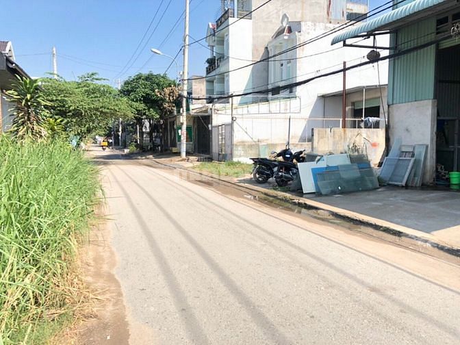 Bán xưởng MT đường Cầu Ba Phụ Thạnh Xuân 25 Q12. DT 500m2