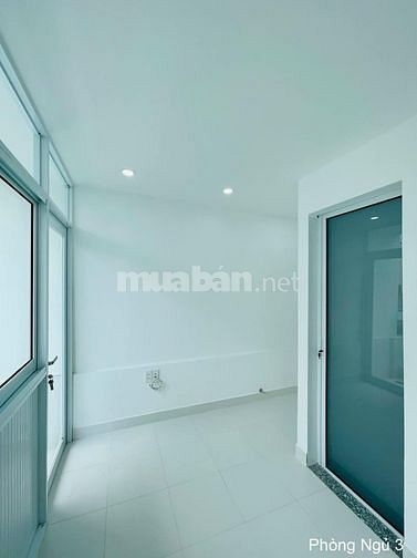Nhà Đẹp Gía Tốt 3 Lầu Hẻm Xe Hơi Khu Vực Vip Huỳnh Văn Bánh,P12,PNhuận
