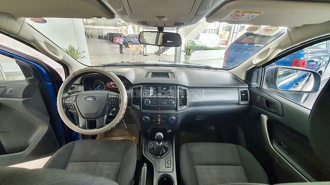 Ford Ranger XLS MT 2019 chất như nước cất