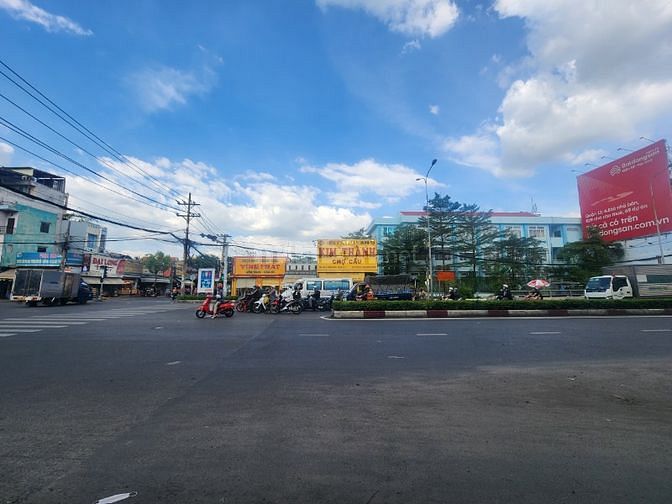 Bán nhà Nguyễn Văn Quá 8.3 x 11 Sổ đẹp, Vị trí đẹp, Giá cực rẻ 45tr/m2