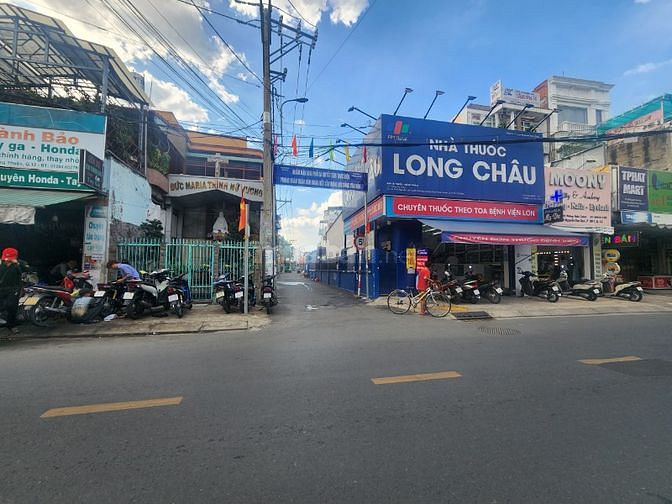 Bán nhà Nguyễn Văn Quá 8.3 x 11 Sổ đẹp, Vị trí đẹp, Giá cực rẻ 45tr/m2