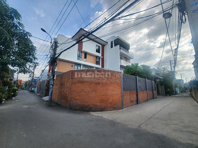 Bán nhà Nguyễn Văn Quá 8.3 x 11 Sổ đẹp, Vị trí đẹp, Giá cực rẻ 45tr/m2