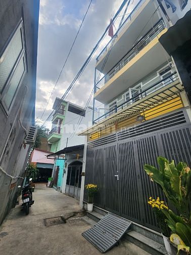 Bán nhà Nguyễn Văn Quá 8.3 x 11 Sổ đẹp, Vị trí đẹp, Giá cực rẻ 45tr/m2