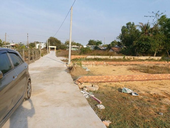 Giảm giá sốc 600tr HÀNG NGỘP THỞ 🤭 đất nền full thổ phú Đông