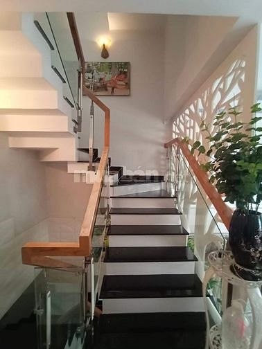 BÁN nhà Phạm văn đồng-vĩnh hòa-DT 6x11m-2 tầng-3PN-kinh doanh-chỉ 3.6T