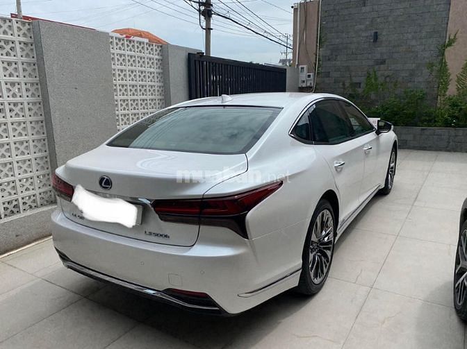 Bán Lexus LS 500H, sản xuất 2021, 1 chủ từ đầu, rẻ hơn xe mới 3 đồng 