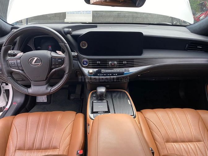 Bán Lexus LS 500H, sản xuất 2021, 1 chủ từ đầu, rẻ hơn xe mới 3 đồng 