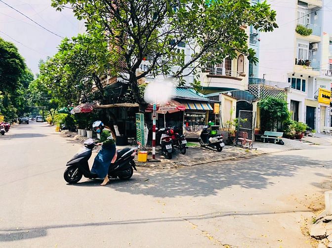 Sang quán cafe, cơm văn phòng, góc 2 mặt tiền đường số Tên Lửa