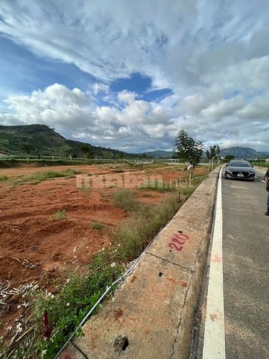 Cần Bán Lô Đất  Vị Trí Đẹp Tại  Đức Trọng