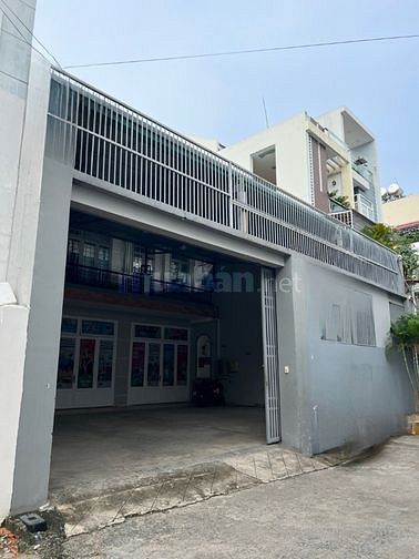 Nhà RỘNG có sân 12x25m 1 lầu, 8P lớn đ. 12m gần chợ 184/2 Tân Hương 