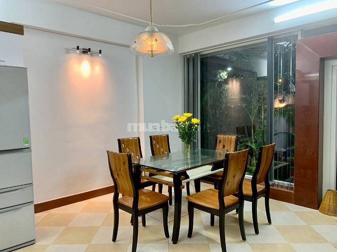 Cần bán ngôi nhà hoa hậu taị Xuân La, Tây Hồ.SD 43m2x6,5T ngõ thông.