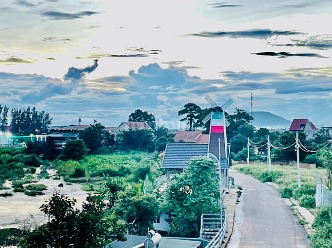 Bán 500m2 đất thổ cư khu biệt thự ven sông - ngay sân bay Liên Khương