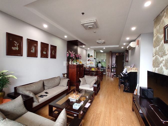 Căn hộ 128m tại Chelsea park Trung Kính sửa đẹp mới kính koong cần bán