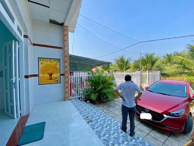 Nhà vườn đường ô tô đậu trong sân liền kề KCN Giao Long