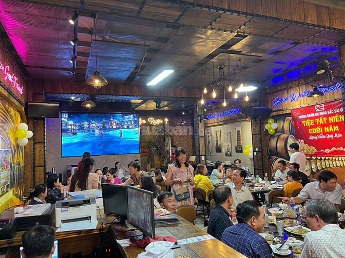 SANG HẦM RƯỢU ĐẸP TK MẮT MẮT TỈ MĨ 8 PHÒNG VIP SẢNH LỚN