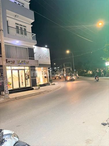Bán nhà mặt tiền đường Nguyễn Thị Nhuần, Quận 12, đường 20m