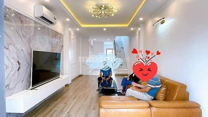 Nhà vịp tái định cư Ngọc Thụy DT 45mx 6 tầng thang máy 