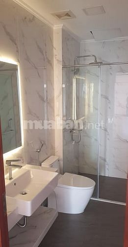 Nhà vịp tái định cư Ngọc Thụy DT 45mx 6 tầng thang máy 
