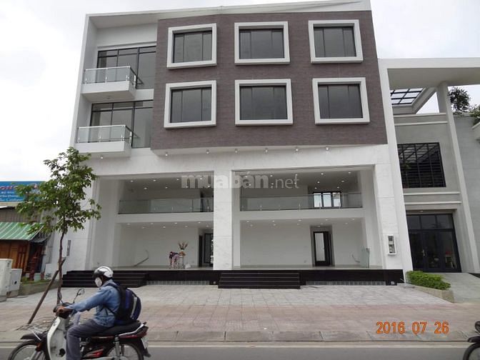 Cho thuê nhà 16x15 m, MT Phạm Văn Đồng, Linh Đông, Thủ Đức - 110 Triệu