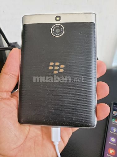 Bán BlackBerry PassPort Silver Edition 