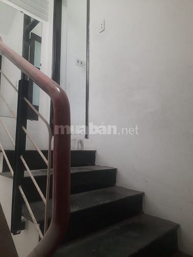 Cho thuê nhà 3 tầng Lê Đình Dương 8 triệu