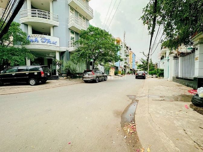 NHÀ BÁN NHÀ MẶT TIỀN ĐƯỜNG NỘI BỘ HUỲNH TẤN PHÁT.P PHÚ THUẬN.QUẬN 7
