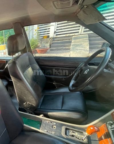 Ra đi xe Mercedes E200 tự động có ship 