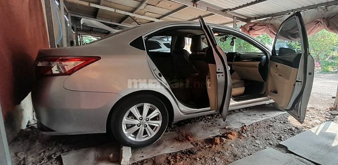Bán xe vios số tự động 2017 màu bạc mới 99% 375 triệu 