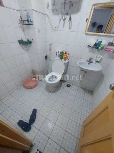 BÁN NHÀ TẬP THỂ VĨNH PHÚC 50M 2 NGỦ GIÁ 1.65 TỶ Ở LUÔN.