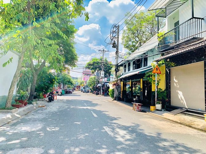 MẶT TIỀN KHU TÂN THÀNH. QUẬN TÂN PHÚ GIÁ 18 TRIỆU/TH (GIAO NHÀ NGAY)