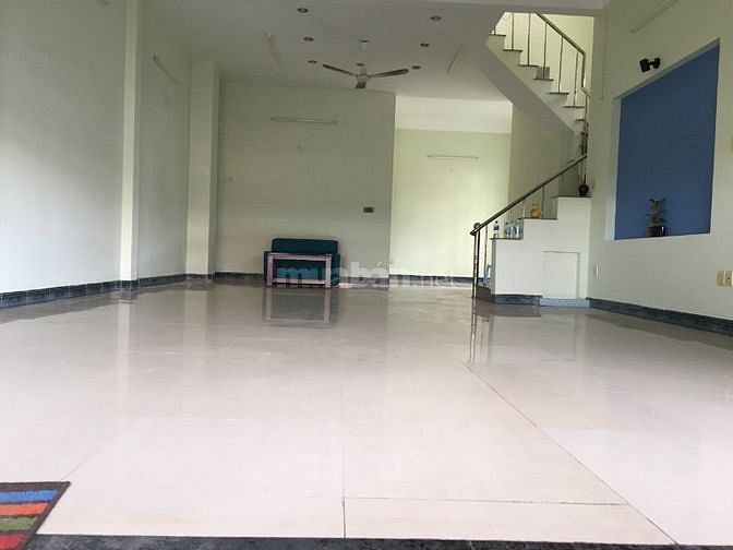 Nhà mặt tiền đường lớn hóc môn 