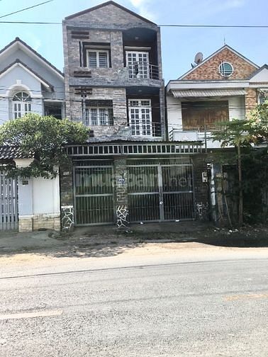 Nhà mặt tiền đường lớn hóc môn 