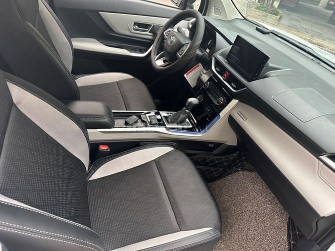 Toyota veloz bản top 2022 đk tháng 3-2023