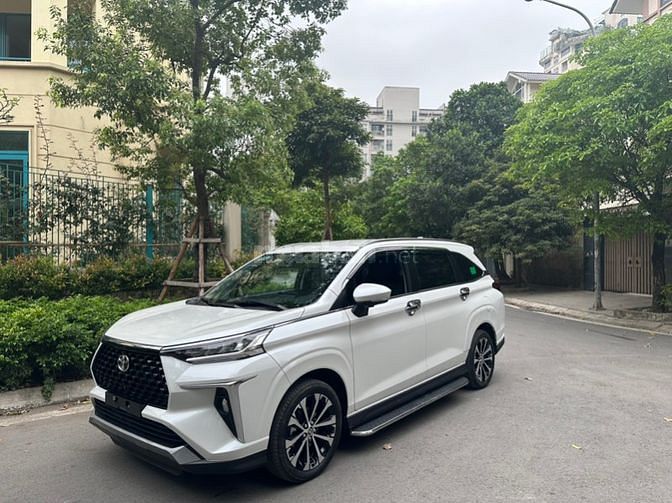Toyota veloz bản top 2022 đk tháng 3-2023