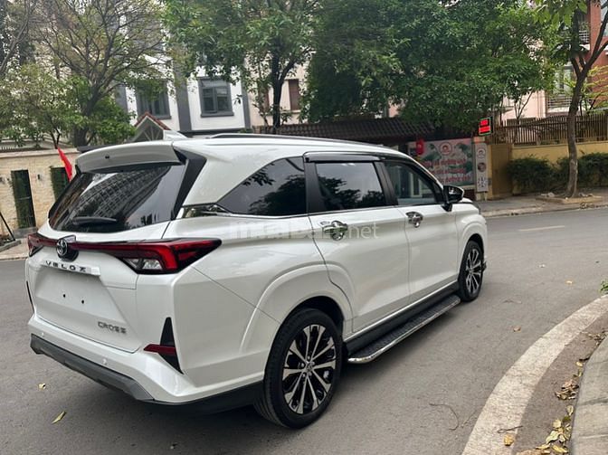 Toyota veloz bản top 2022 đk tháng 3-2023