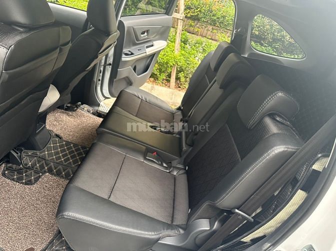 Toyota veloz bản top 2022 đk tháng 3-2023