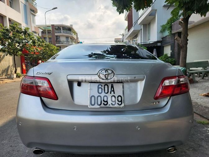 Cần bán Camry 3.5L (XLE) SX:2007AT,màu bạc,nhập Mỹ,gđ sử dụng mới 95%.