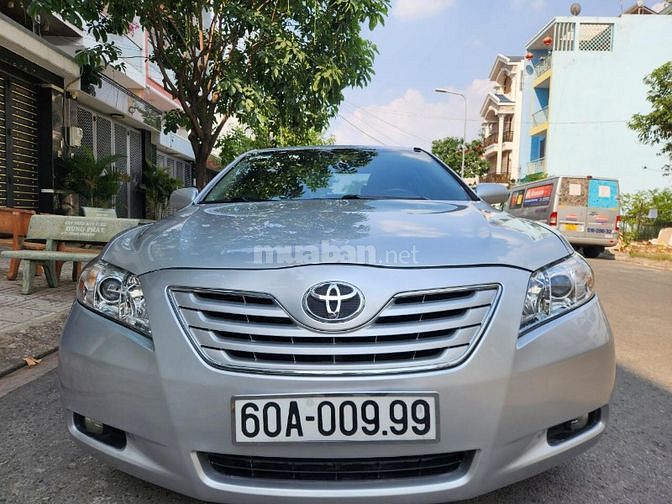 Cần bán Camry 3.5L (XLE) SX:2007AT,màu bạc,nhập Mỹ,gđ sử dụng mới 95%.