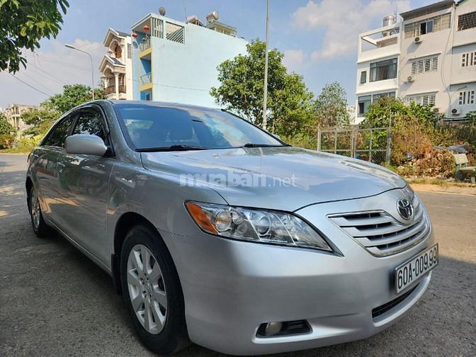 Cần bán Camry 3.5L (XLE) SX:2007AT,màu bạc,nhập Mỹ,gđ sử dụng mới 95%.