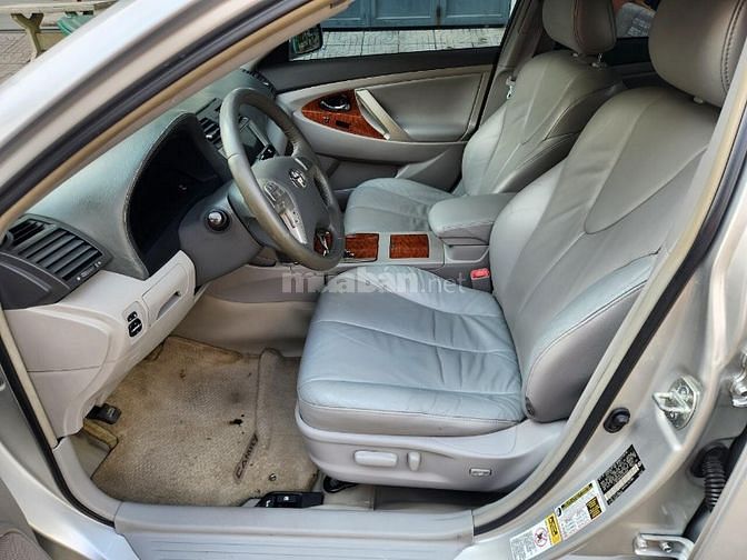Cần bán Camry 3.5L (XLE) SX:2007AT,màu bạc,nhập Mỹ,gđ sử dụng mới 95%.