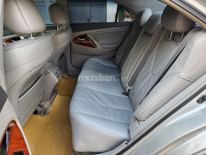 Cần bán Camry 3.5L (XLE) SX:2007AT,màu bạc,nhập Mỹ,gđ sử dụng mới 95%.
