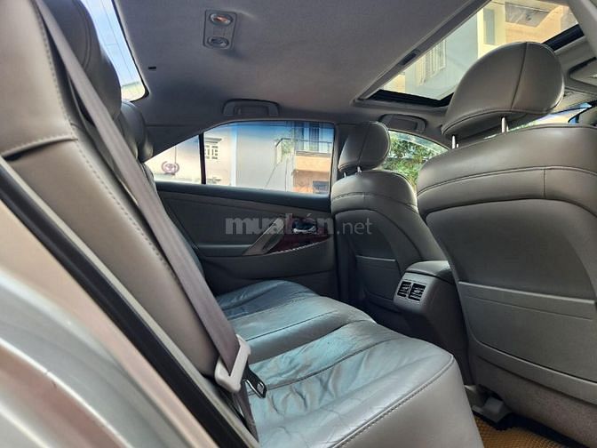Cần bán Camry 3.5L (XLE) SX:2007AT,màu bạc,nhập Mỹ,gđ sử dụng mới 95%.