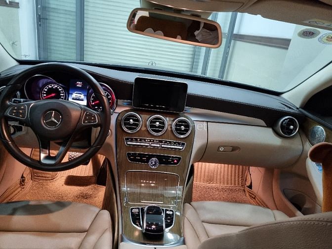 Mercedes C250 Exclusive màu đen, sx cuối 2018