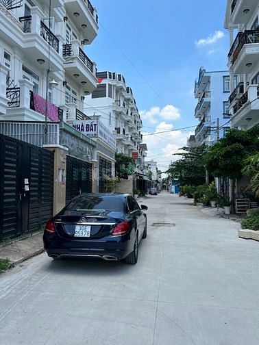 Bán nhà phố  đường thông TX22,Q12. 1 trệt 3 lầu, giá 4.8 tỷ
