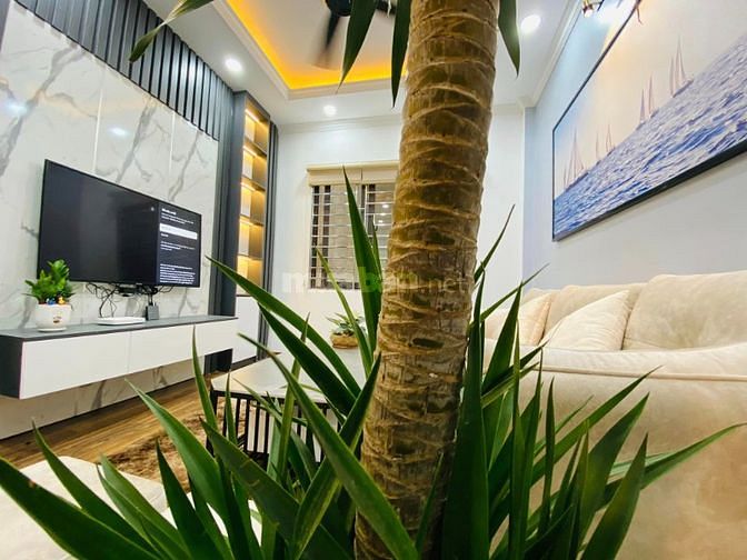 Bán Gấp nhà 40m2 5t 6.38 tỷ Nguyễn Trãi, ô tô vào nhà, tặng nội thất